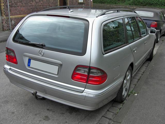 [Pilt: 57343-Mercedes_E-Klasse_T-Modell_S210_Facelift_rear.jpg]